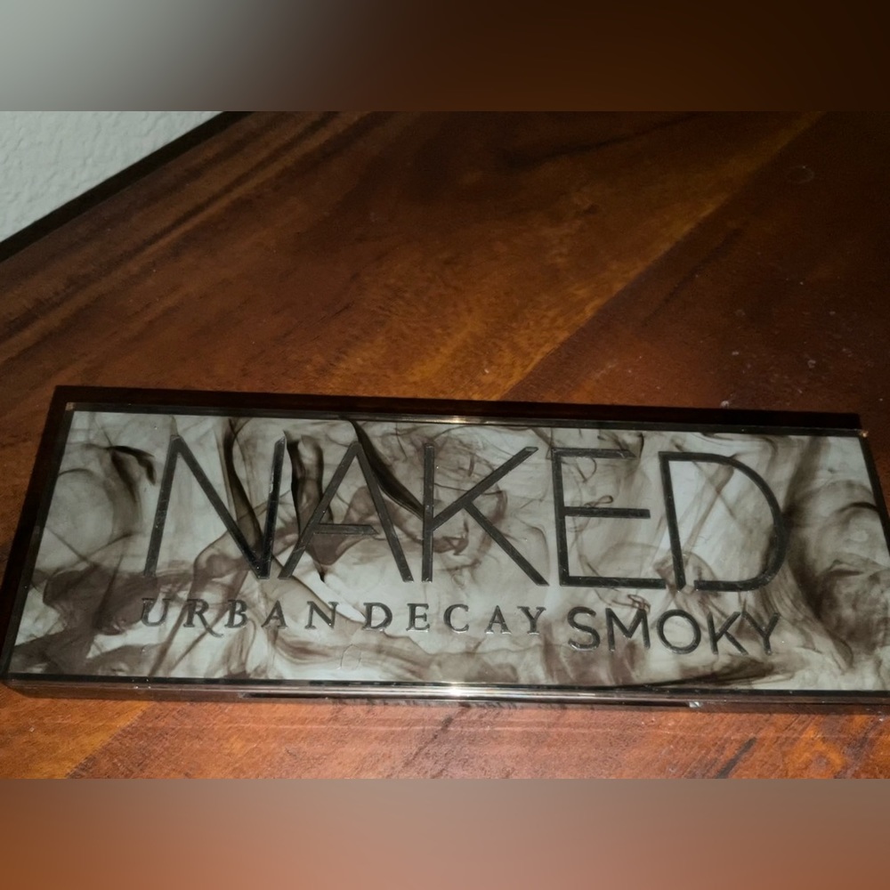 Urban Decay Naked Smokey eyeshadow palette